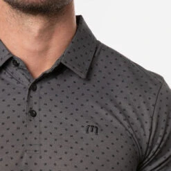 TravisMathew Two Hour Delay Golf Polo Shirt -Golf Promotion Store Travis Mathew SS21 Two Hour Delay Polo Shirt 1MV108 Code SHTRA033 M Heather Dark Grey Model 2