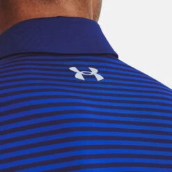 Under Armour Playoff 2.0 Hollen Stripe Golf Polo Shirt -Golf Promotion Store Under Armour AW22 Playoff 2.0 Hollen Stripe Polo Shirt 1327037 489 SHUND298 Bauhaus Blue Versa Blue Oxford Blue Model 2